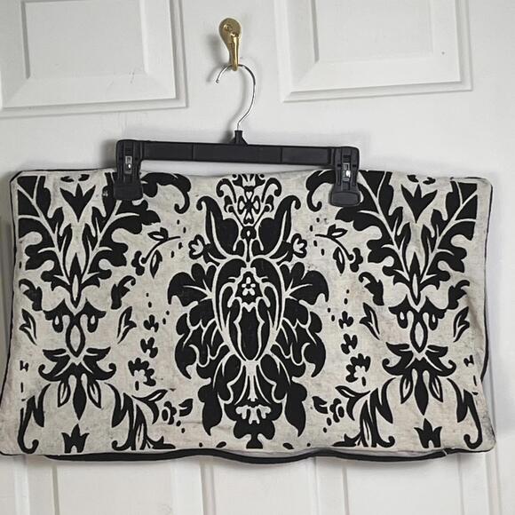 Floral Damask Decorative Lumbar Pillow Covers‎ Set of 2 - Picture 2 of 7